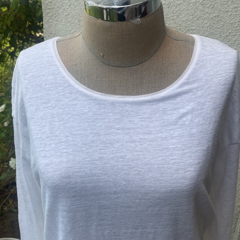 Vince 100% linen w/ silk bottom stunning crisp white blouse from Neiman Marcus - Picture 3 of 11
